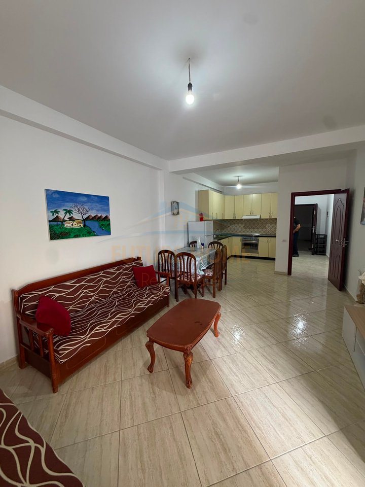 Qera, Apartament 2+1+2, Unaza e Re, Tiranë.