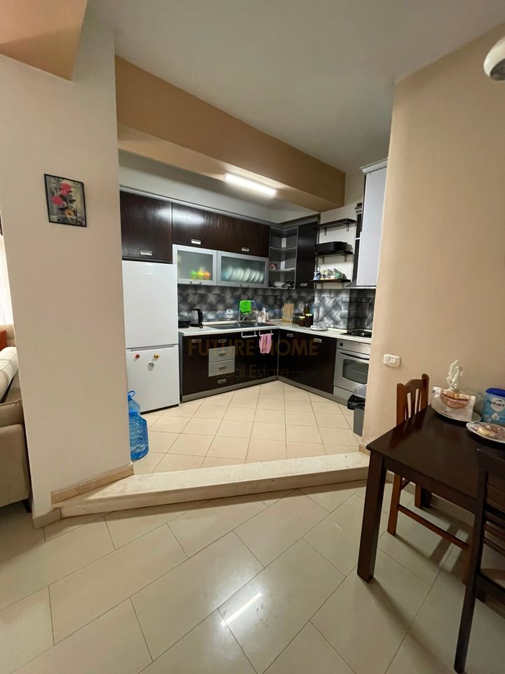 Affitto, Appartamento 2+1, Via Kavaja, Tirana.