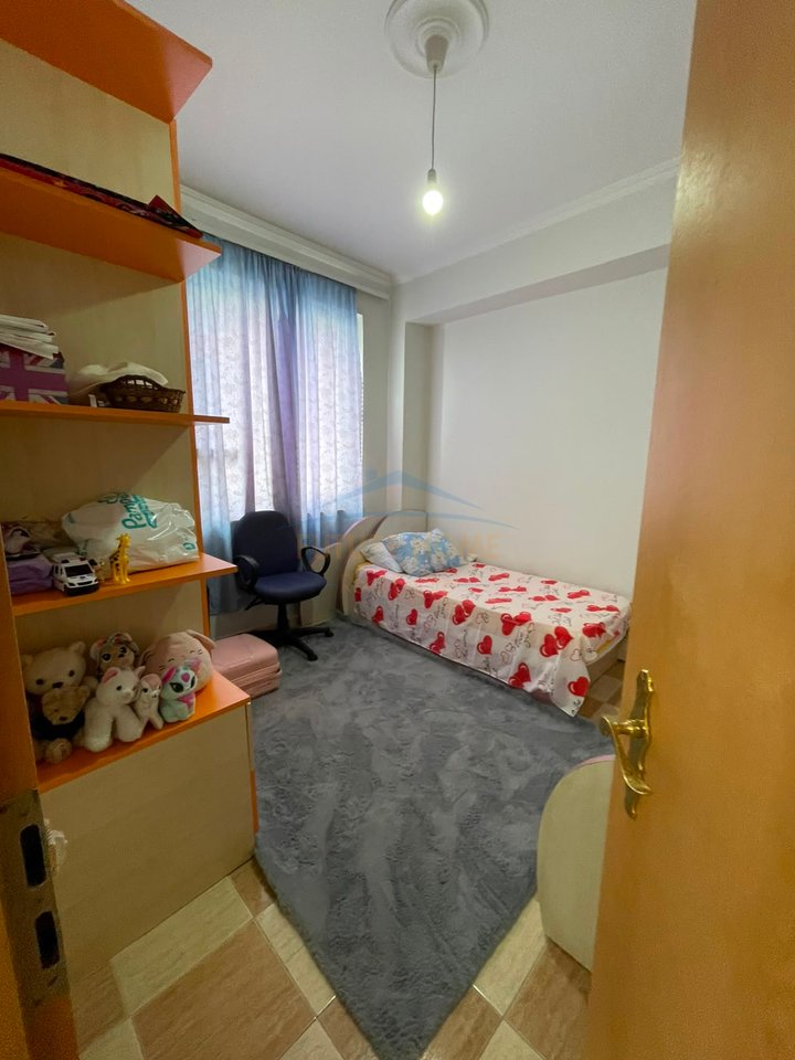 Affitto, Appartamento 2+1, Via Kavaja, Tirana.