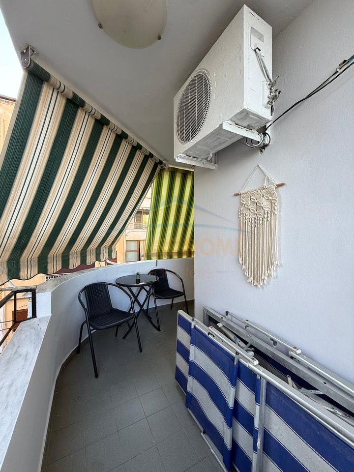Shitet, Apartament 1+1,Shkembi Kavajes, Golem