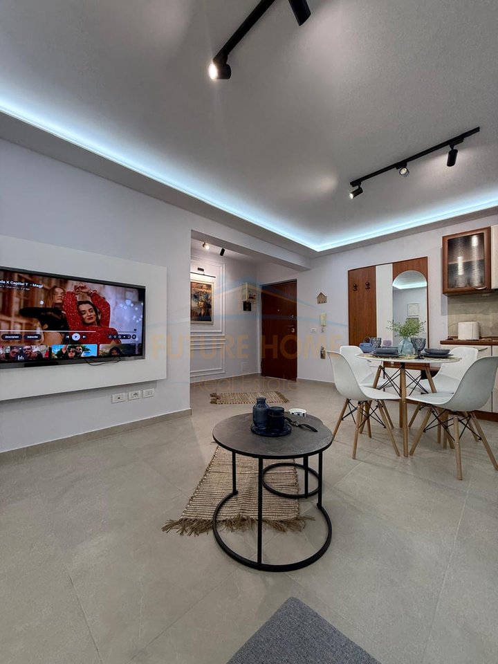Shitet, Apartament 1+1,Shkembi Kavajes, Golem