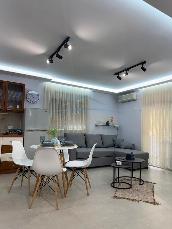 Shitet, Apartament 1+1,Shkembi Kavajes, Golem