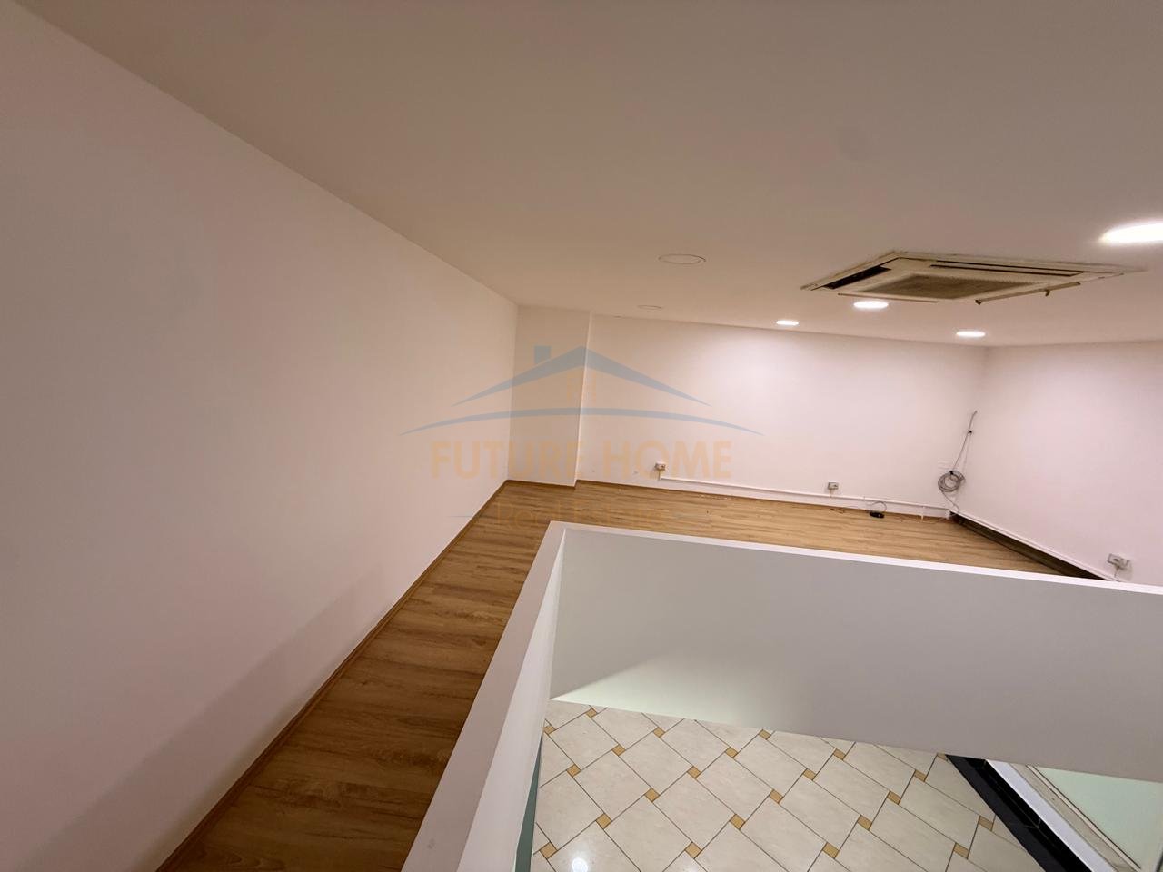 Affitto, Spazio, Galleria, Via Barrikadave, Tirana.
