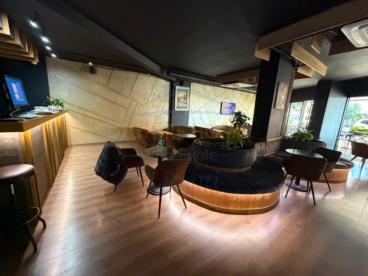 Shtet, Bar-Kafe, Fresk, Tiranë.