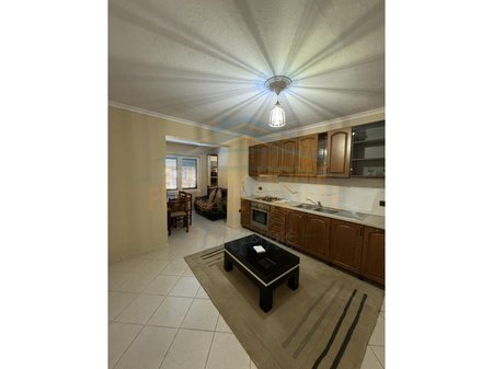 Qera, Apartament 1+1+Verandë, Selitë.