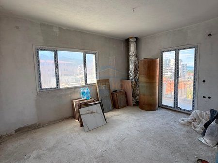 Shitet , Apartament 2+1 , Rtuga e Volorekes , Pogradec