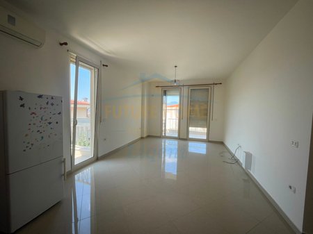 Qera, Apartament 2+1+Post Parkimi, Liqeni Thatë, Tiranë.