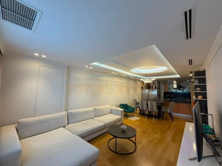 Shitet, Apartament 2+1+2+Depo, Kompleksi "Kika 1", Komuna e Parisit.