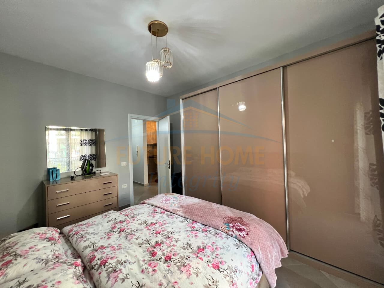 Qera, Apartament 1+1+Post Parkimi, Rezidenca Green City, Tiranë.