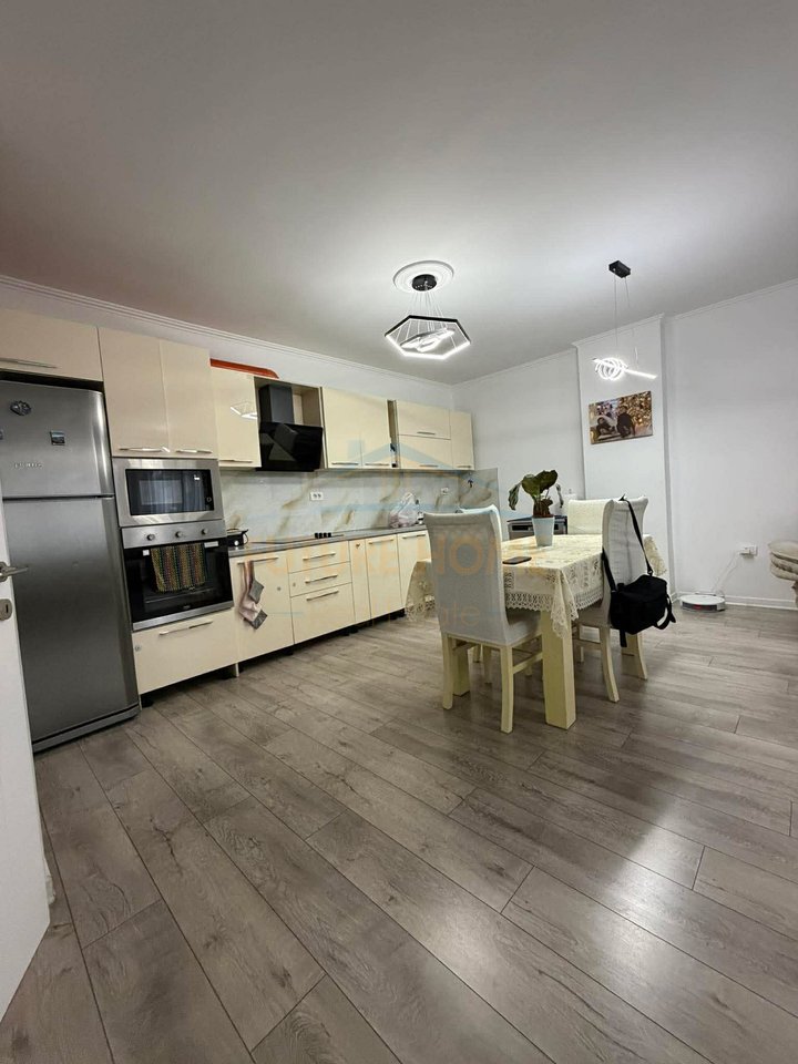 In vendita, Appartamento 2+1, Palazzi Cabej, Misto Mame