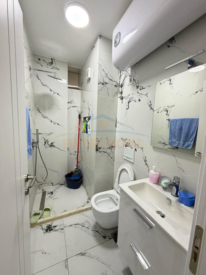 In vendita, Appartamento 2+1, Palazzi Cabej, Misto Mame