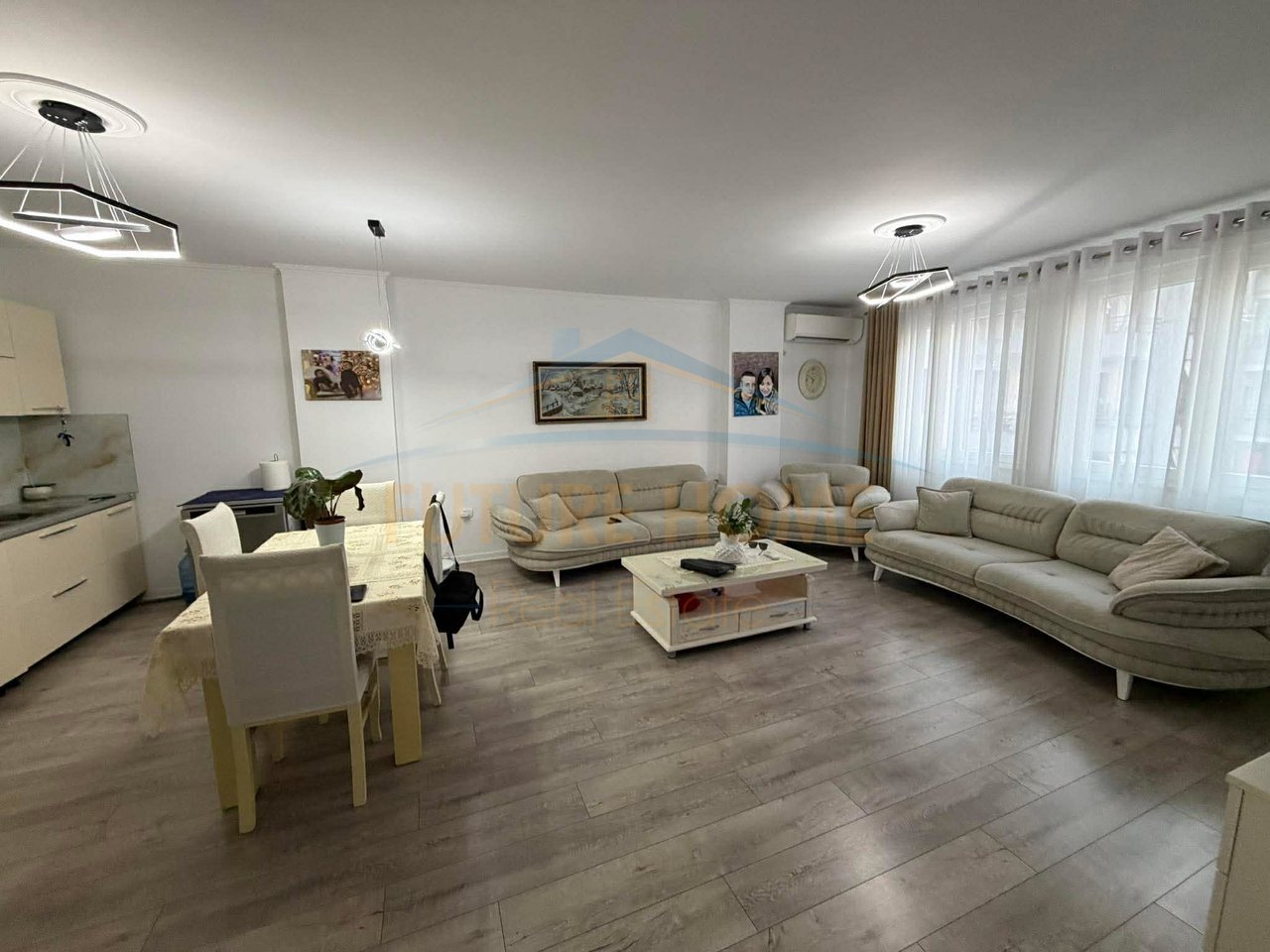 In vendita, Appartamento 2+1, Palazzi Cabej, Misto Mame