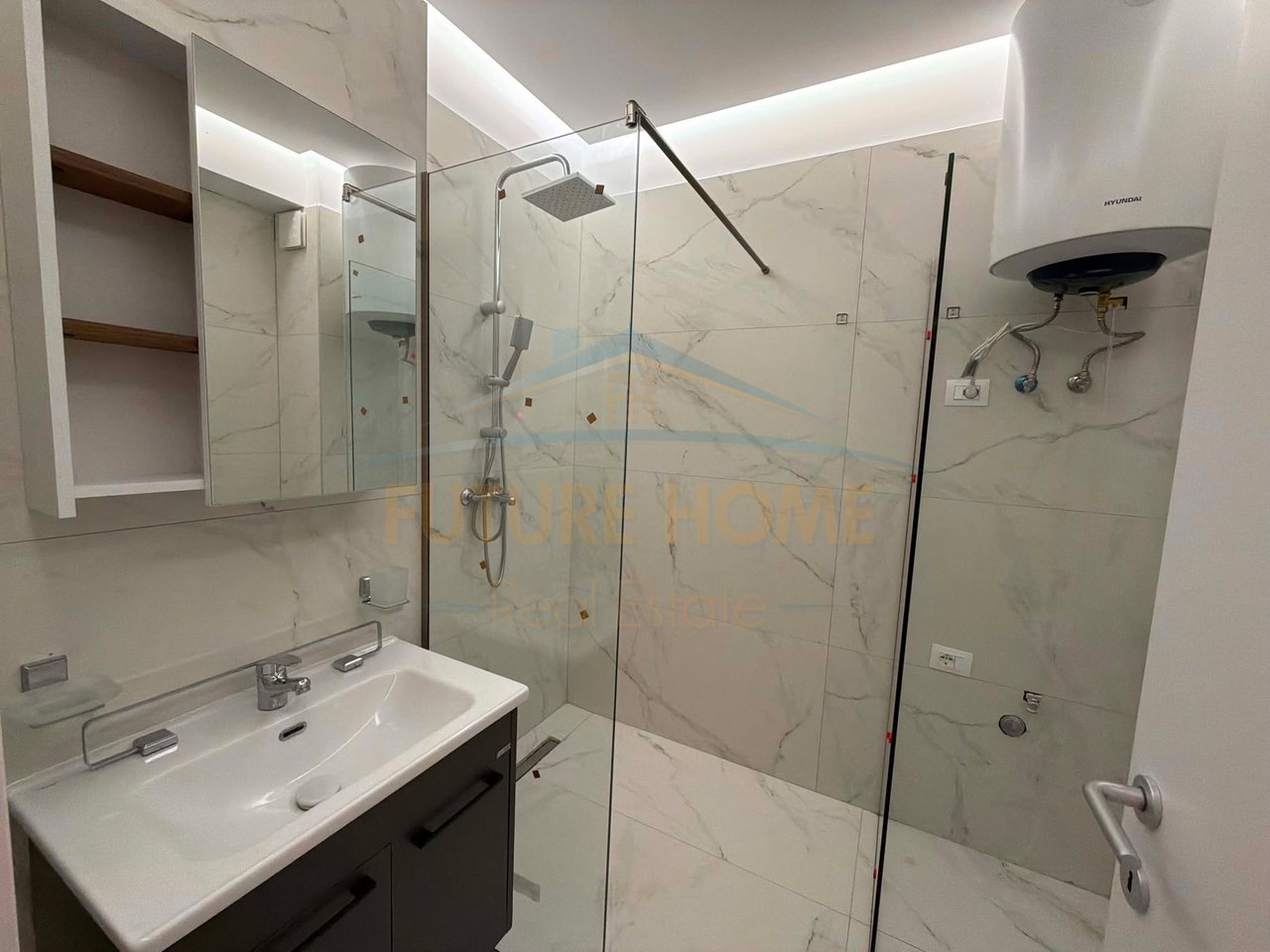 Rent, Apartment 1+1, Complex E88, Lapraka