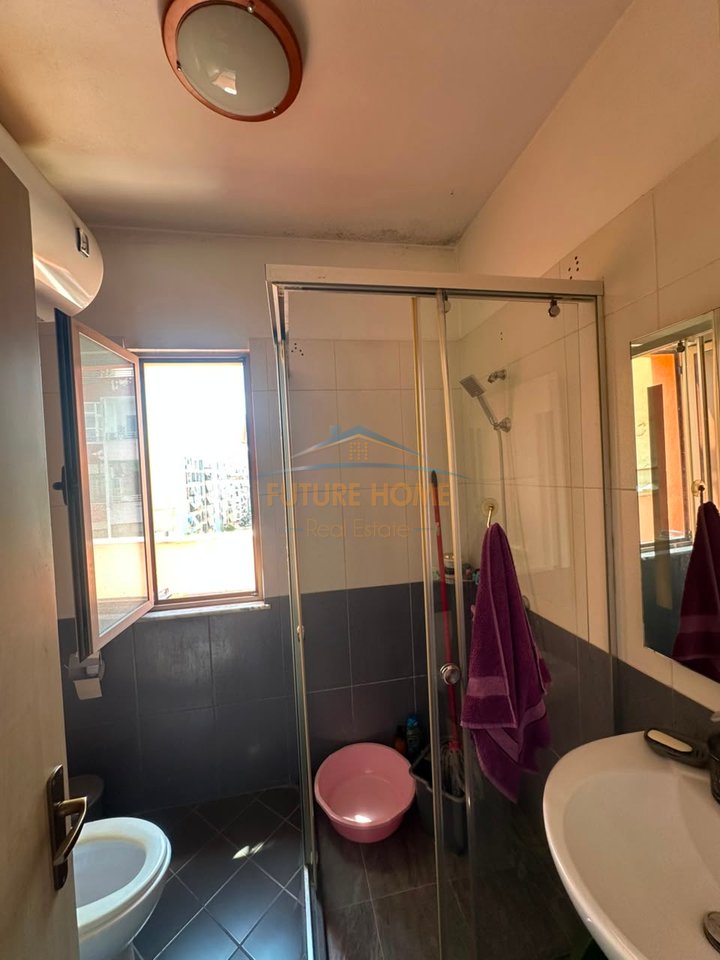Shitet apartament 2+1+ Garderobë dhe Verandë, Yzberisht, Tiranë