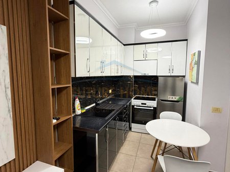 Shitet, Apartament 1+1, Unaza e Re