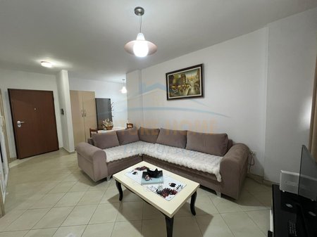 Qera, Apartament 1+1, Ish Tregu Elektrik, Tiranë.