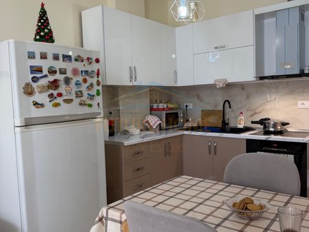 Shitet, Apartament 1+1, Kopshti Zoologjik, Tiranë