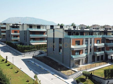 Qera, Apartament 2+1+2 + Verandë + Post Parkimi, Sofia Hill Residence