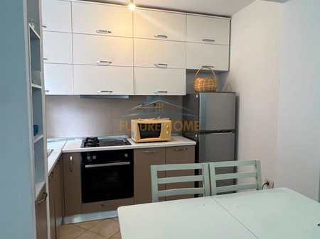 Qera Apartament 3+1, Rruga Fortuzi,Tiranë