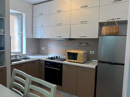 Qera Apartament 3+1, Rruga Fortuzi,Tiranë