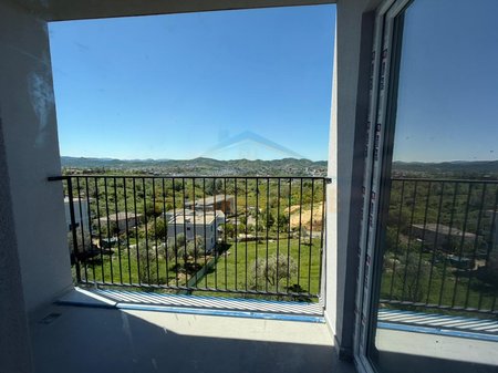 Shitet, Apartament 3+1+Post Parkimi, Farke, Tiranë.