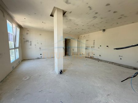Shitet, Apartament 3+1+Post Parkimi, Farke, Tiranë.