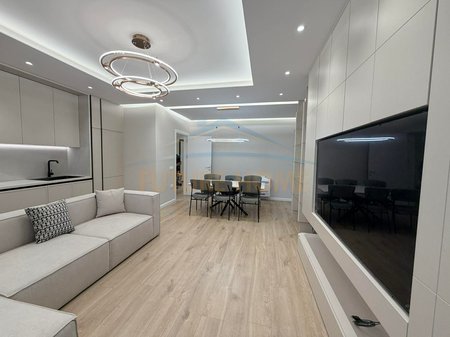 Shitet, Apartament 3+1, Kompleksi E88