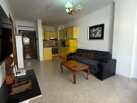 Shitet, Apartament 1+1, Mali Robit, Golem.