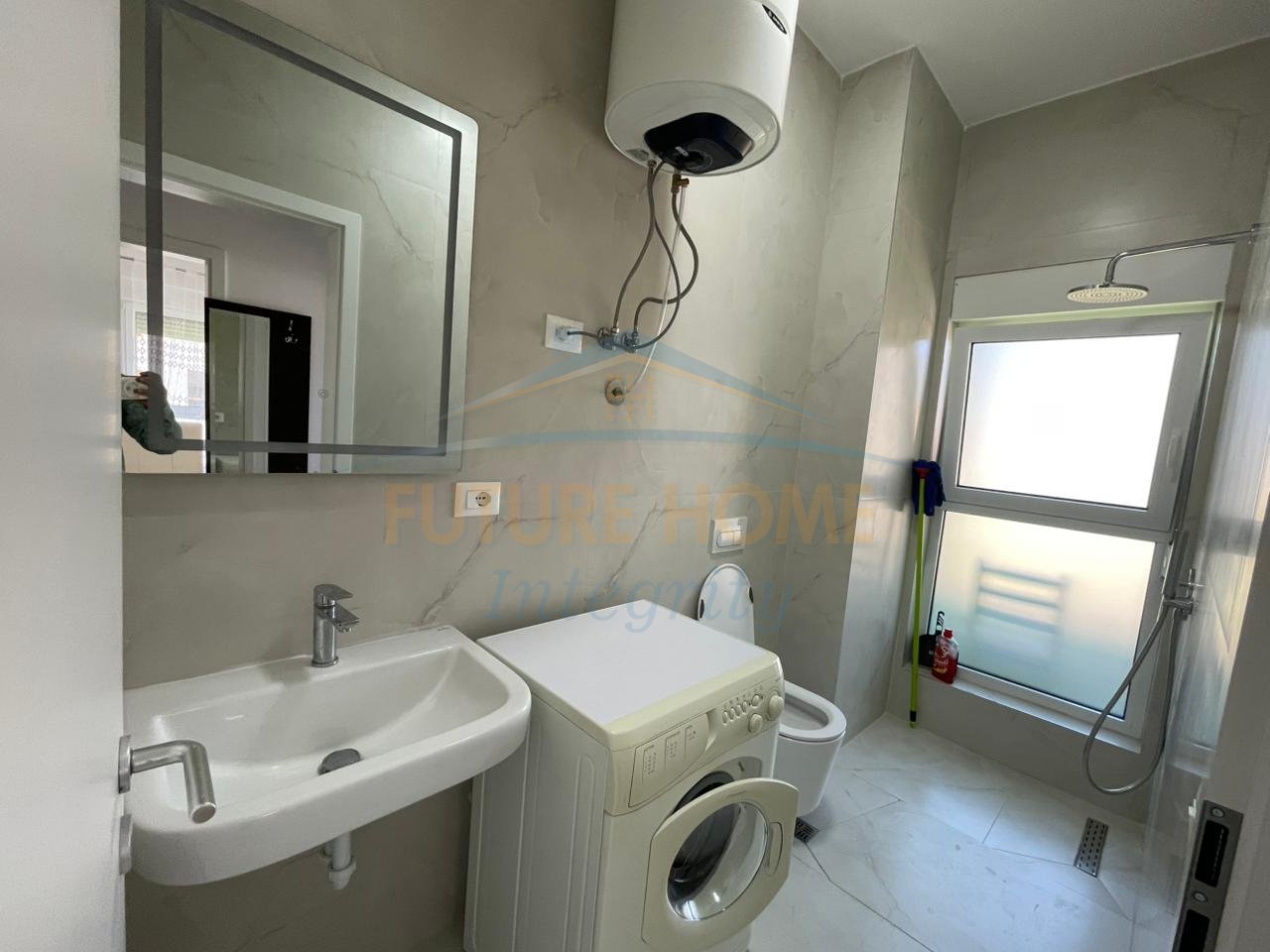 Rent, Apartment 2+1, Kadiu Complex, Tirana.