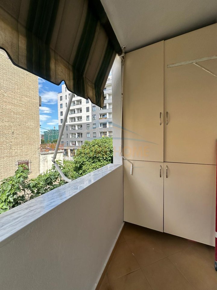 Shitet,Apartament 1+1,Stacioni i Trenit, Tirane