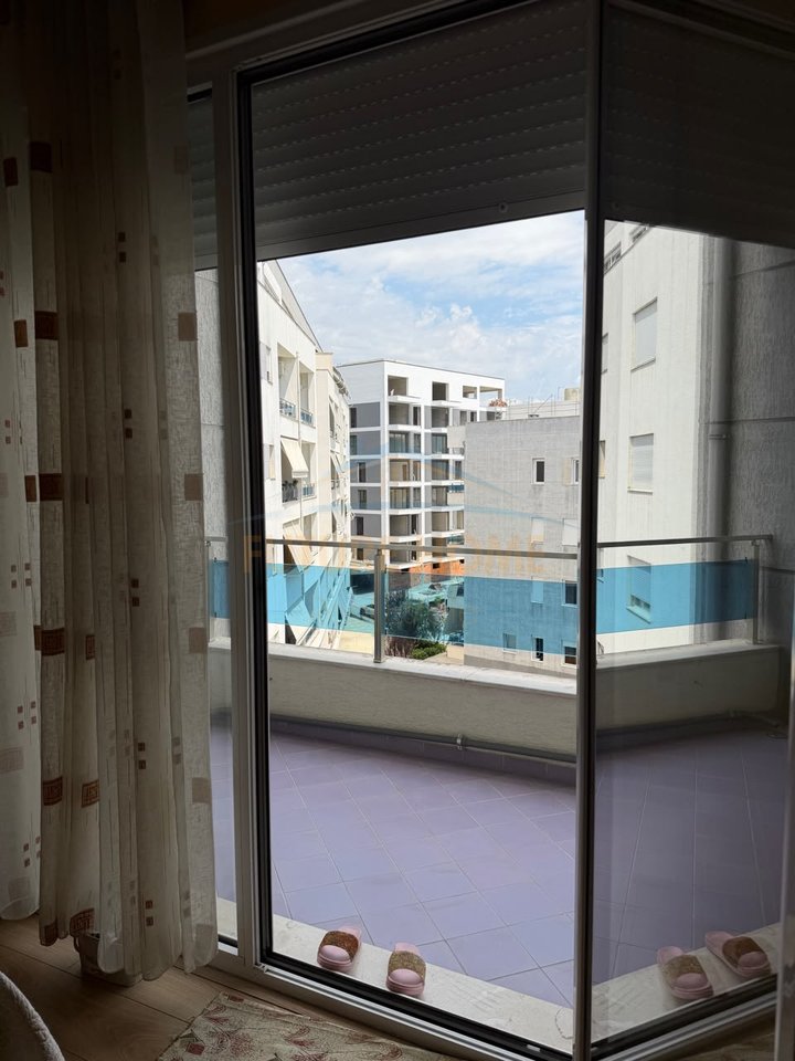 Shitet, Apartament 1+1, Kopshti Zoologjik, Tiranë