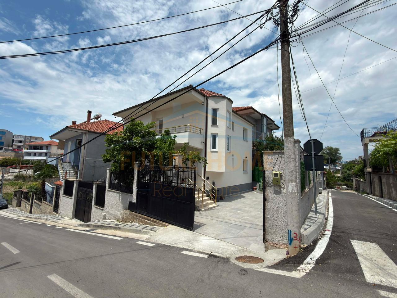 For sale, 2-Story Villa, Sauk