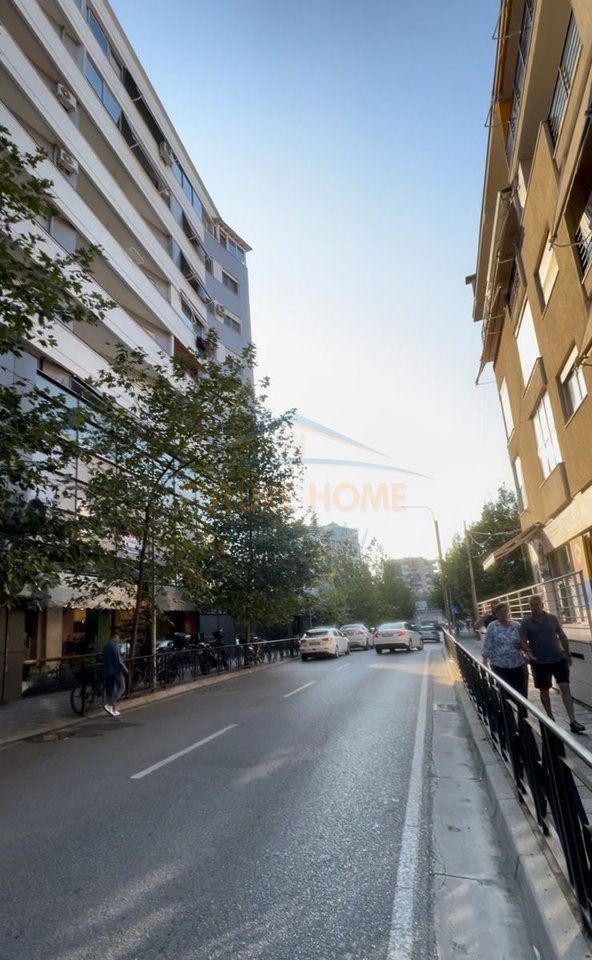 Affitto, Appartamento 3+1, Comune di Parigi, Tirana.