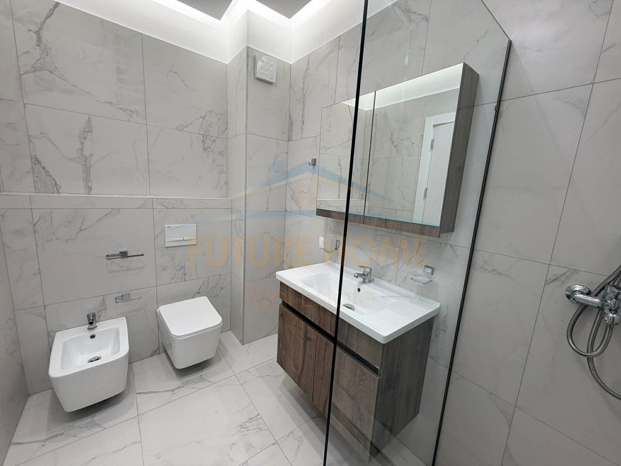Shitet, Apartament 1+1, Kompleksi E88