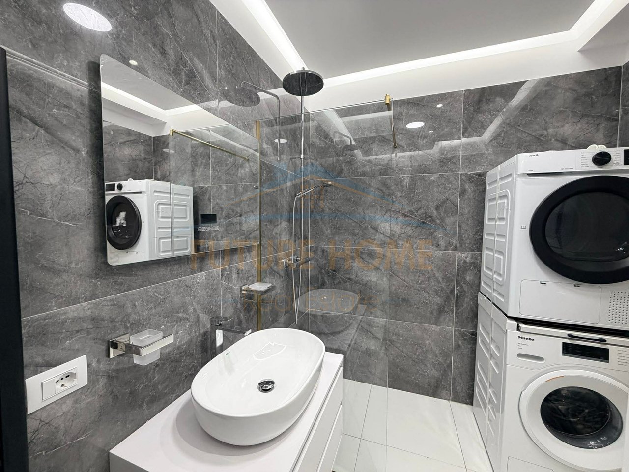 Shitet, Apartament 3+1, Kompleksi E88