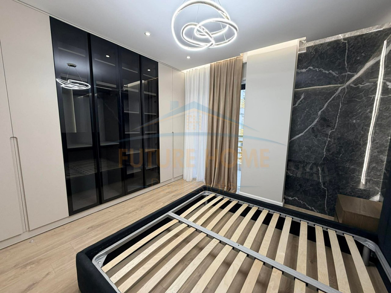 Shitet, Apartament 3+1, Kompleksi E88