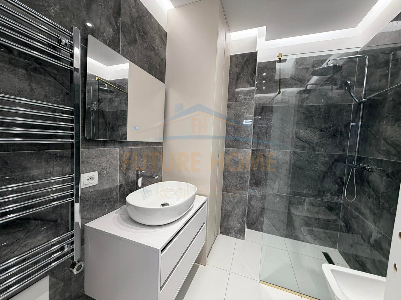 Shitet, Apartament 3+1, Kompleksi E88