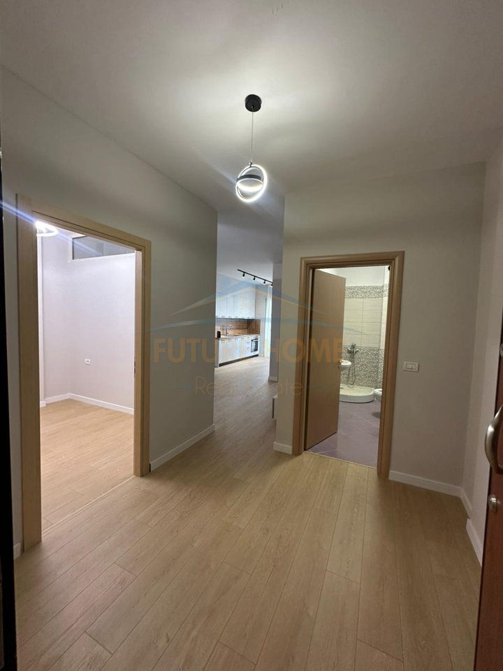 Shitet, Apartament 2+1, Fresk, Tirane