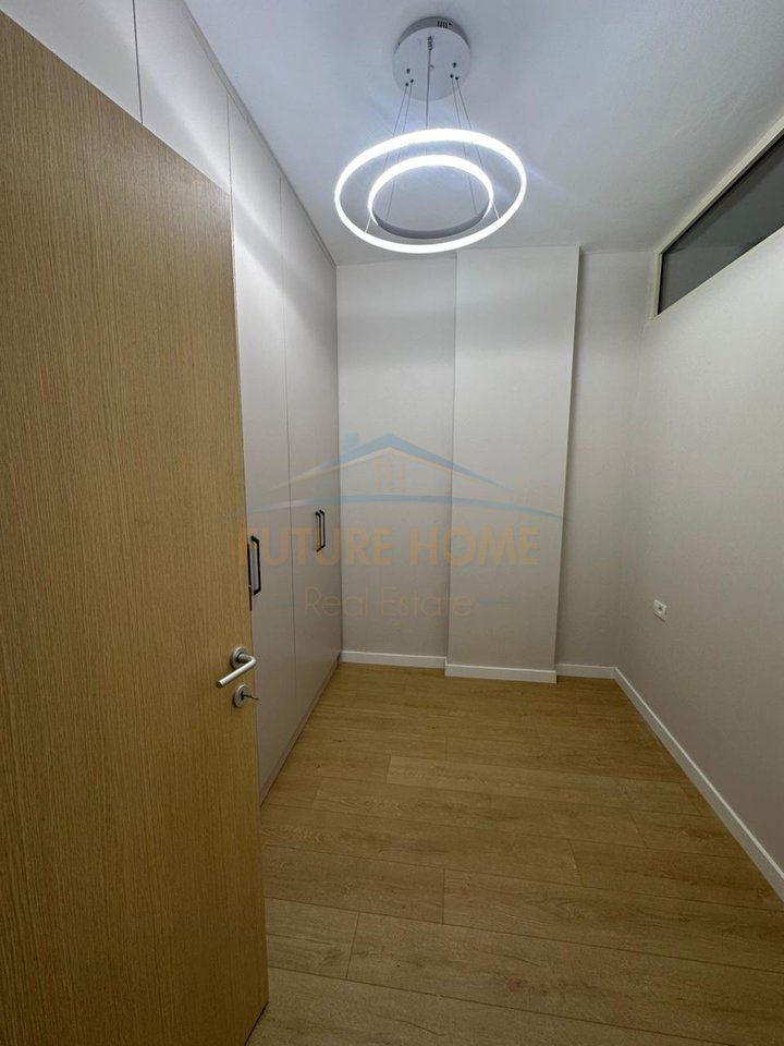 Shitet, Apartament 2+1, Fresk, Tirane