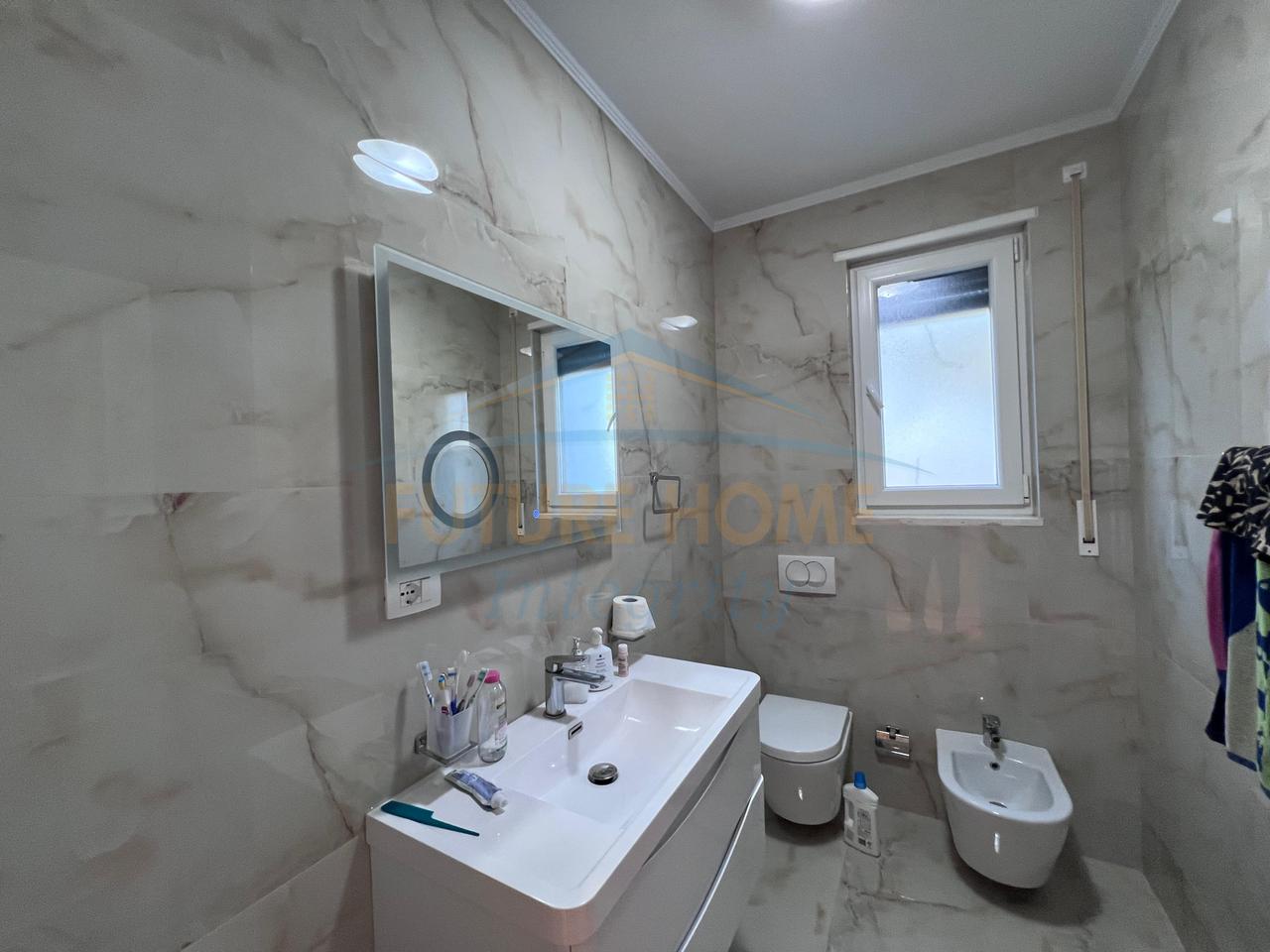 Qera, 2 Vila të bashkëngjitura, Vala Mar Residence, Hamallaj.