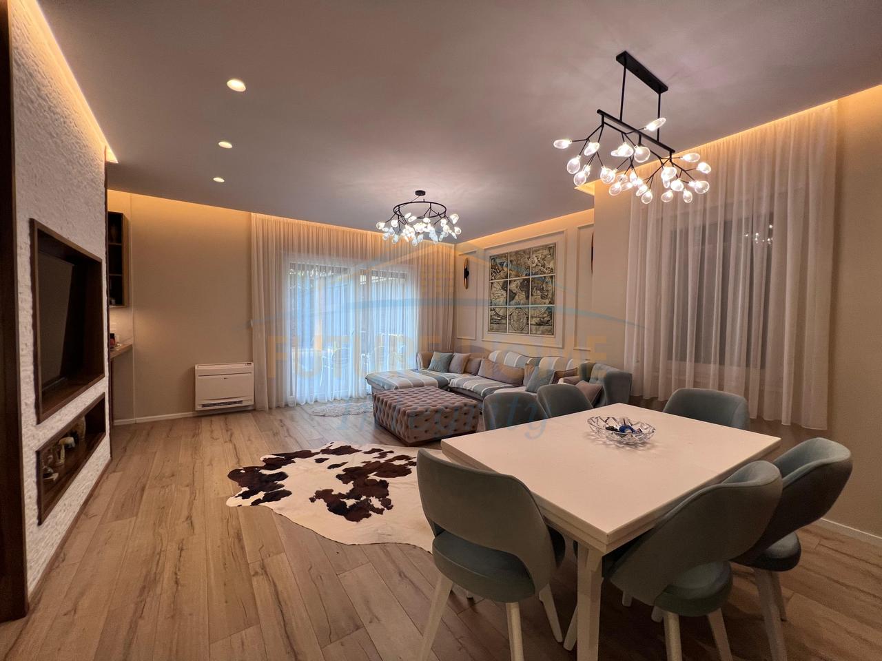 Qera, 2 Vila të bashkëngjitura, Vala Mar Residence, Hamallaj.