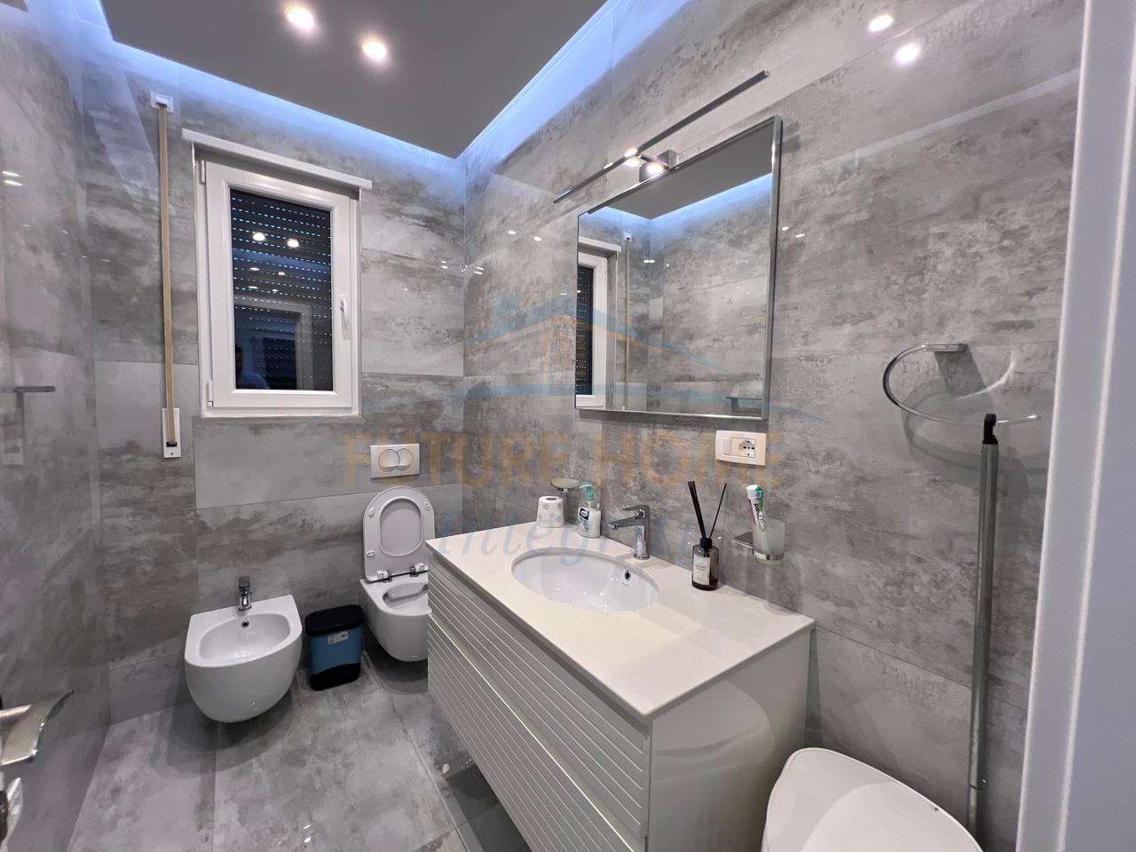 Qera, 2 Vila të bashkëngjitura, Vala Mar Residence, Hamallaj.