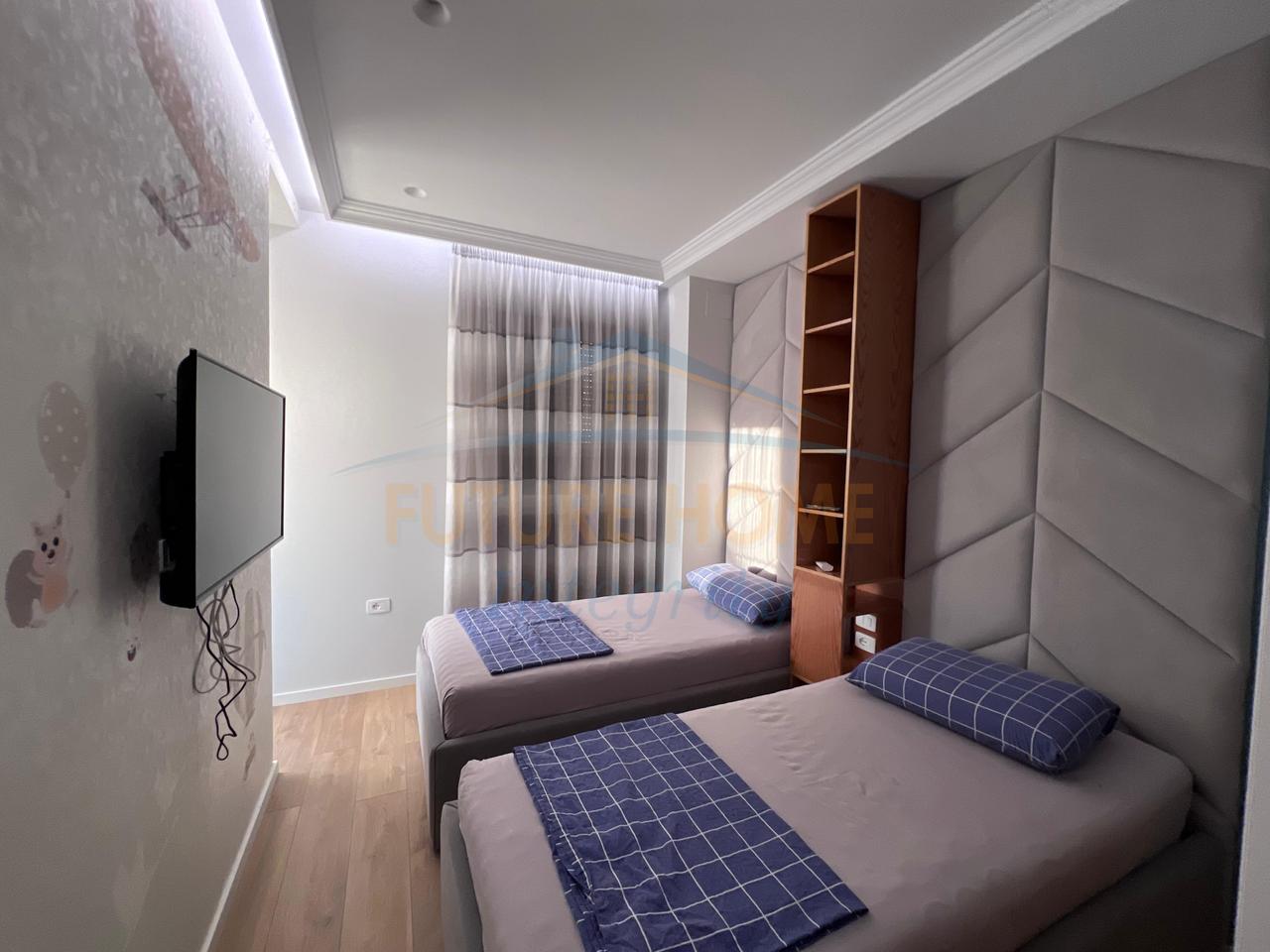 Qera, 2 Vila të bashkëngjitura, Vala Mar Residence, Hamallaj.