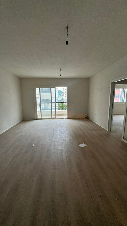 Shitet, Apartament 2+1+2, Yzberisht