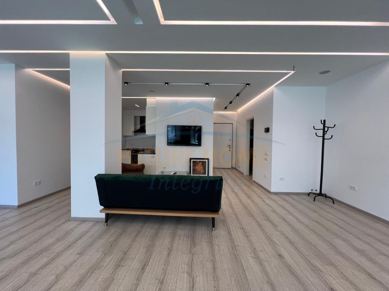 In vendita, appartamento 2+ locali, Bllok, Tirana.