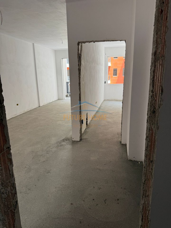 Shitet, Apartament 1+1, Space City, Paskuqan.