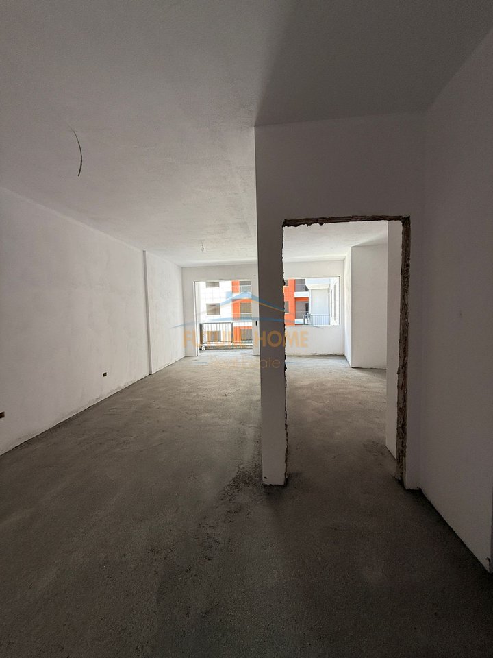 Shitet, Apartament 1+1, Space City, Paskuqan.