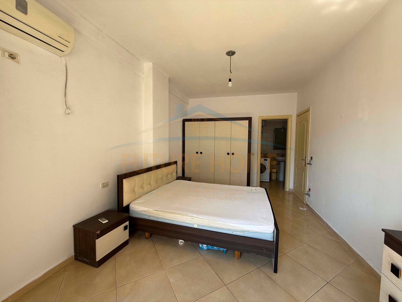 Shitet, Apartament 2+1+2, Unaza e Re