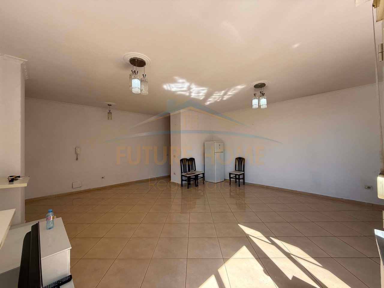 Shitet, Apartament 2+1+2, Unaza e Re