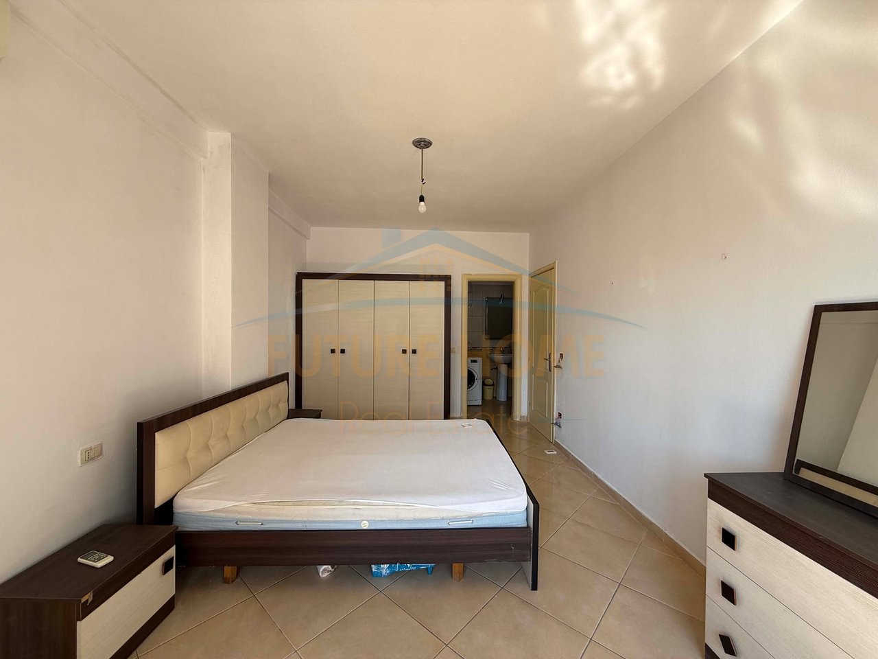 Shitet, Apartament 2+1+2, Unaza e Re